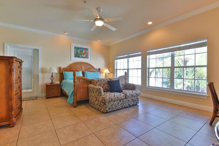 Tortuga Inn Beach Resort