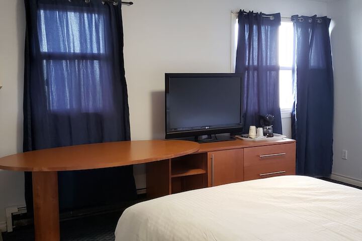 Room 34 of 63