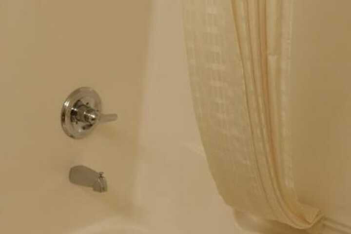 Room 28 of 44