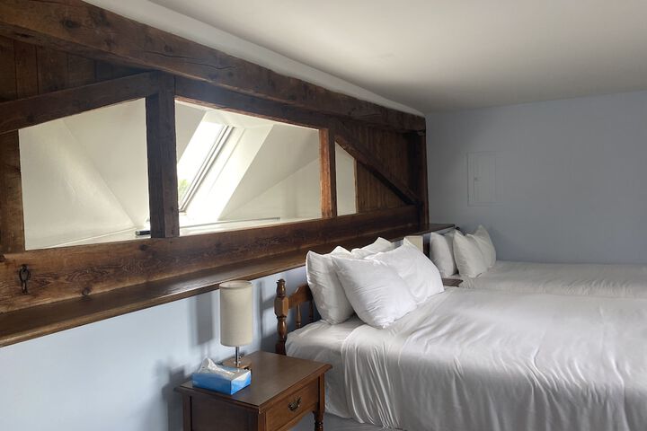 Room 213 of 294