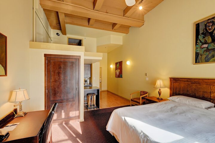 Room 9 of 38