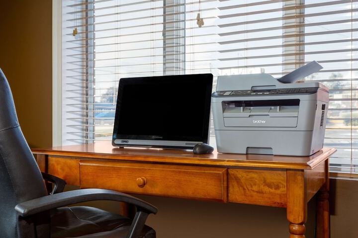 Business Center 17 of 17