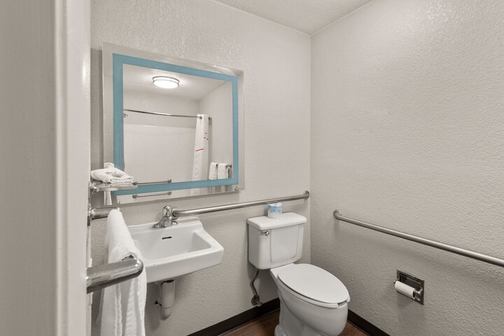 Room 12 of 33