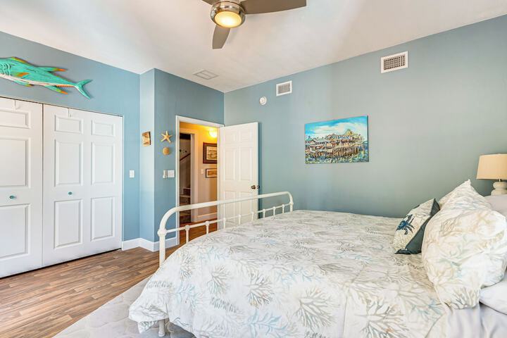 Steps to Beach: Home w / Sunset Views in Cedar Key!