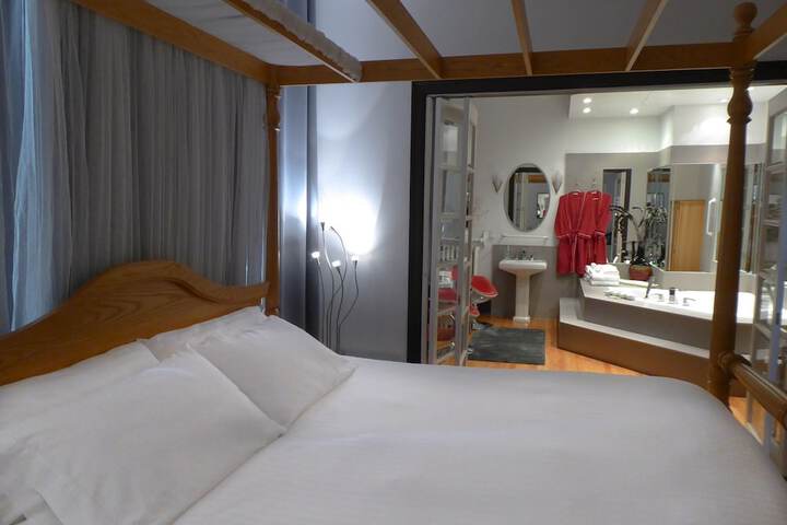 Room 43 of 74