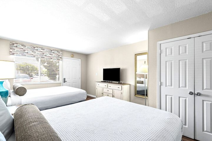 Club Destin Condos