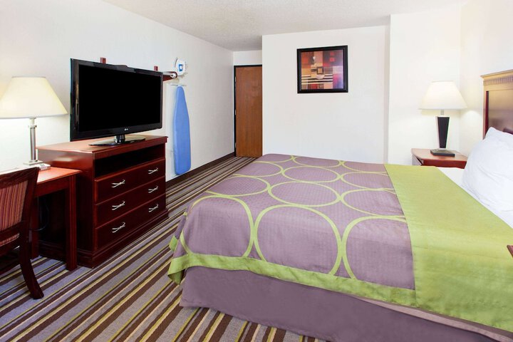 Room 35 of 41