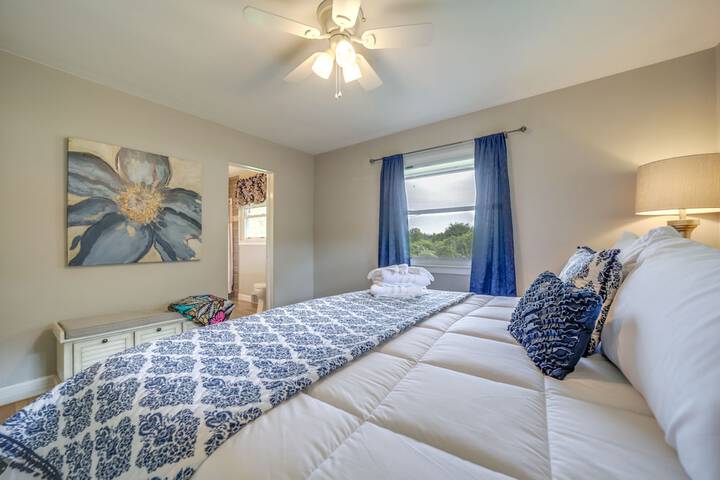 Centrally Located Brevard Home w / Deck & Fire Pit!