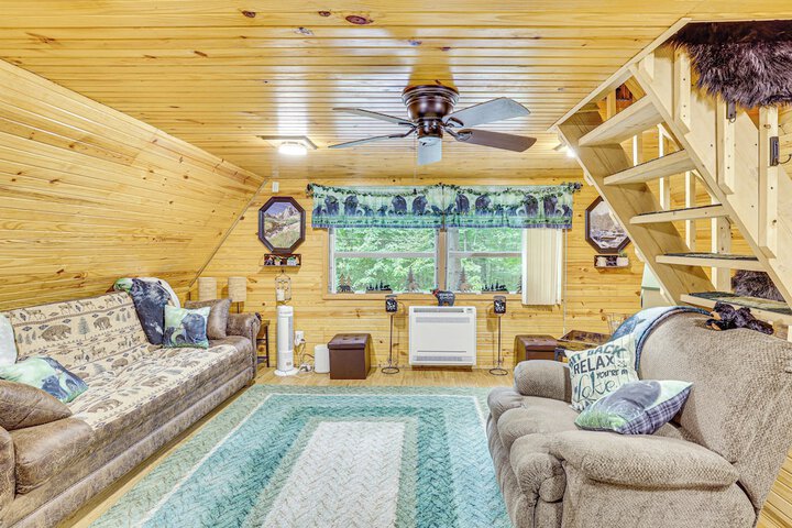 Carrollton Cabin w / Patio & Fire Pit!