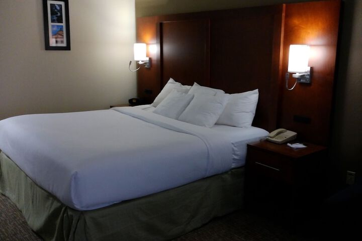 Room 14 of 27
