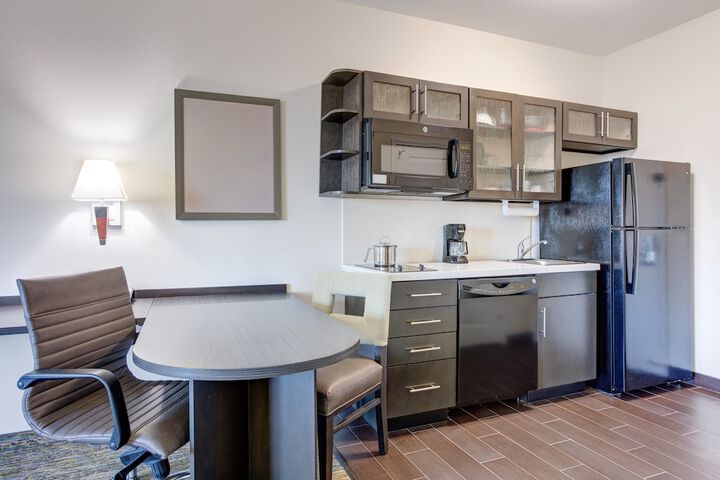 Candlewood Suites Cut Off by IHG