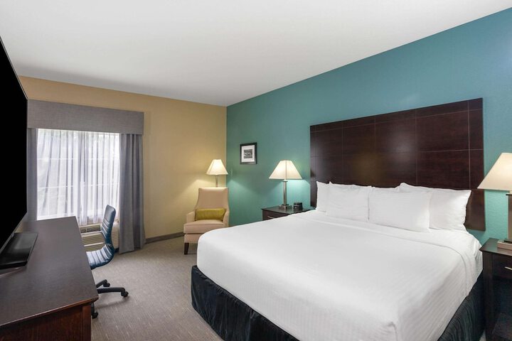 Room 15 of 35