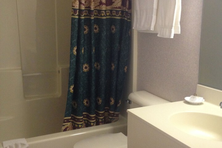 Room 17 of 40