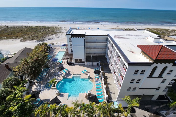 Barefoot Beach Club