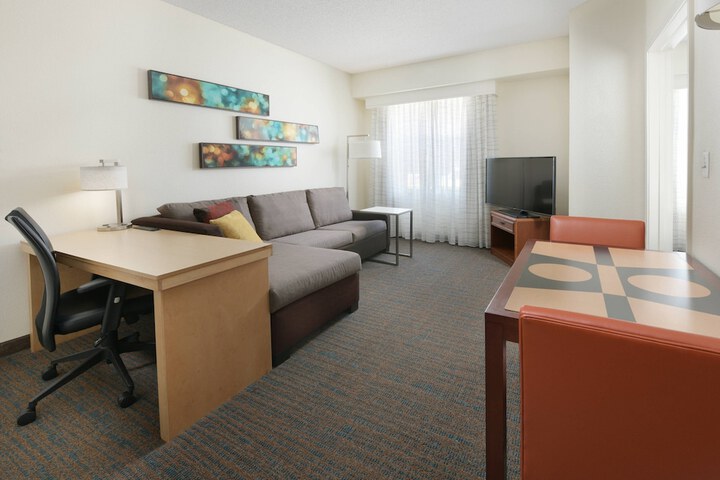 Room 13 of 21