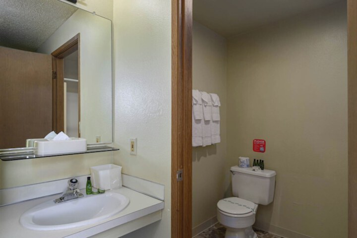 Room 85 of 128