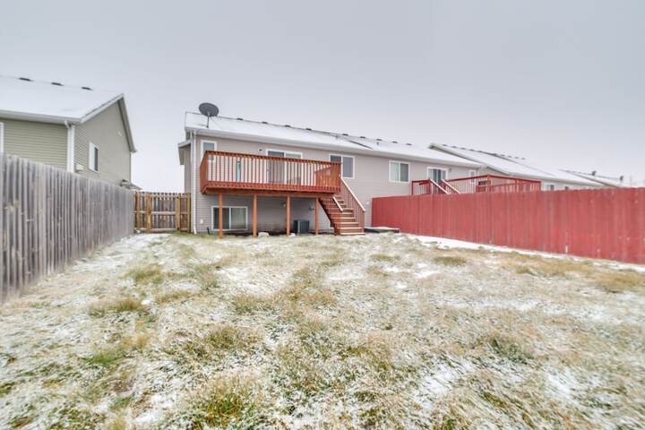 Pet-friendly North Dakota Escape w / Fenced-in Yard