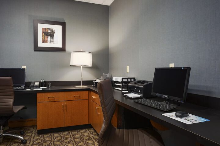 Business Center 63 of 63