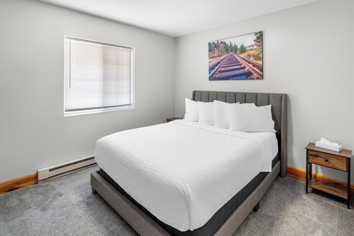 EverSpring Inn & Suites