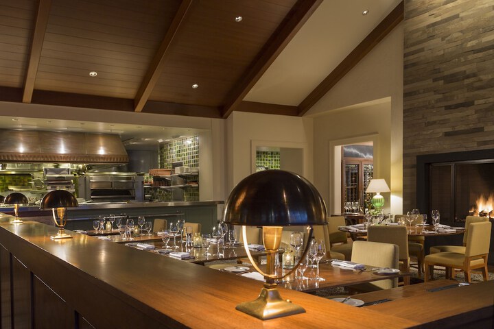 Dining 44 of 55