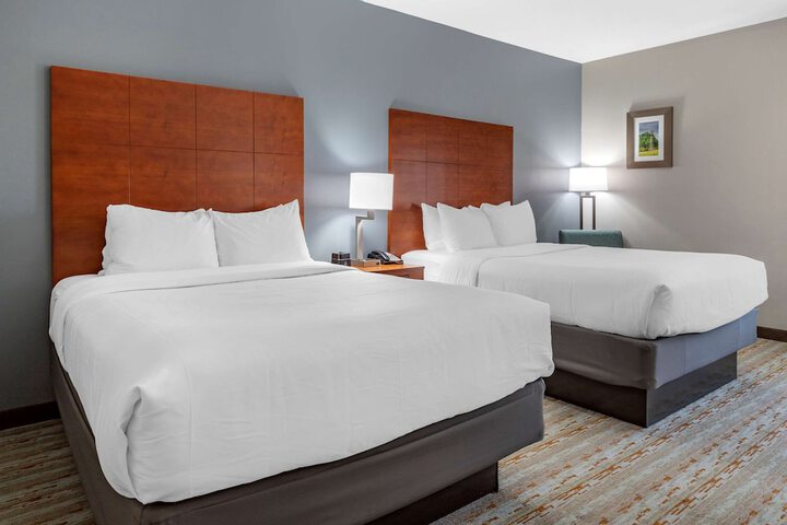 Comfort Inn & Suites Cleveland TX
