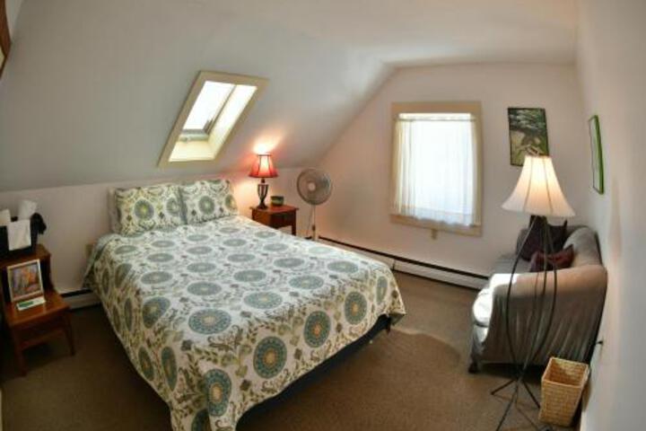 Hawk Mountain Lodge