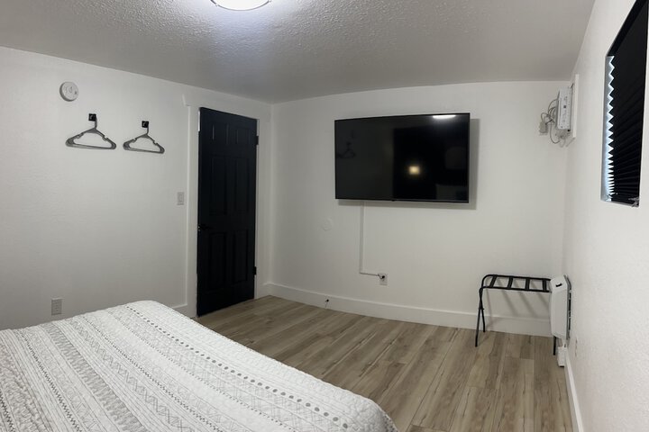 Room 27 of 68