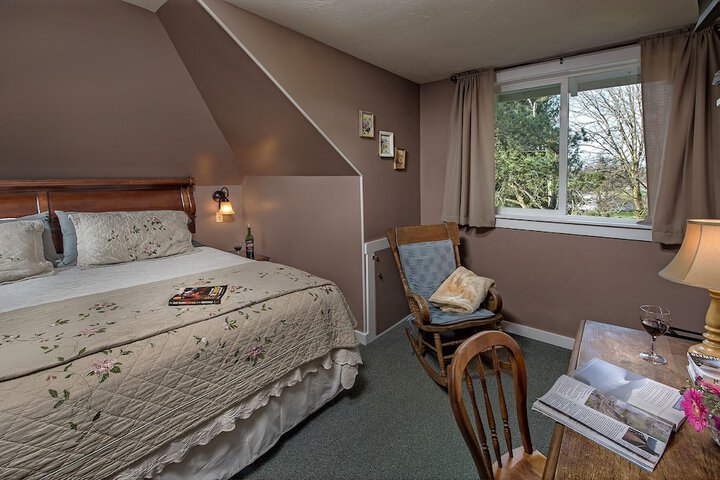 Room 8 of 19