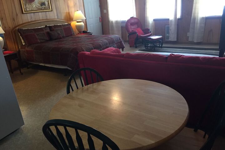 Phillips Historic Motel & Cottages