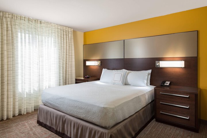 Room 18 of 25
