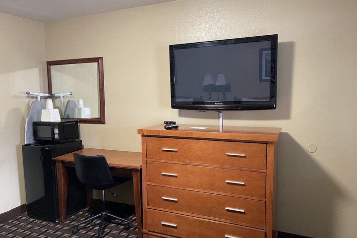 Room 27 of 71