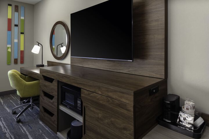 Room 18 of 32