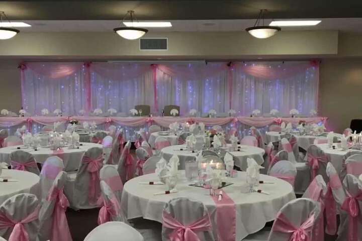 Ballroom/Hall 27 of 31