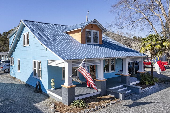 Island Guesthouse and Motel