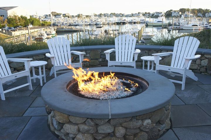 Anchor in Distinctive Waterfront Lodging