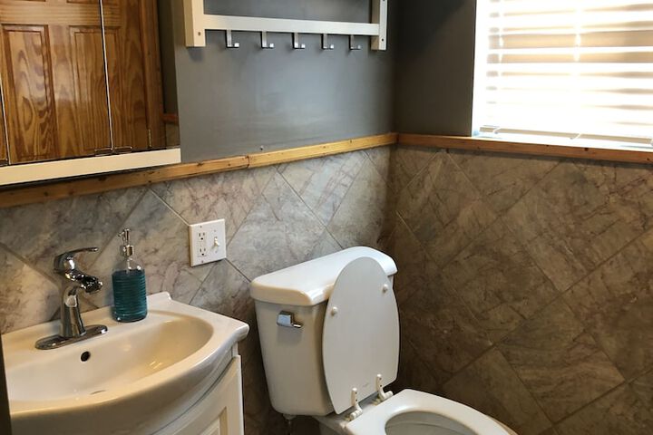 Room 83 of 118