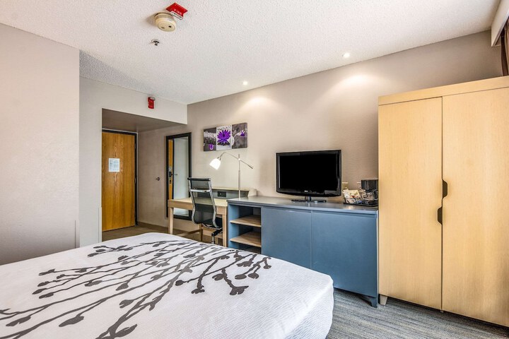 Room 25 of 34