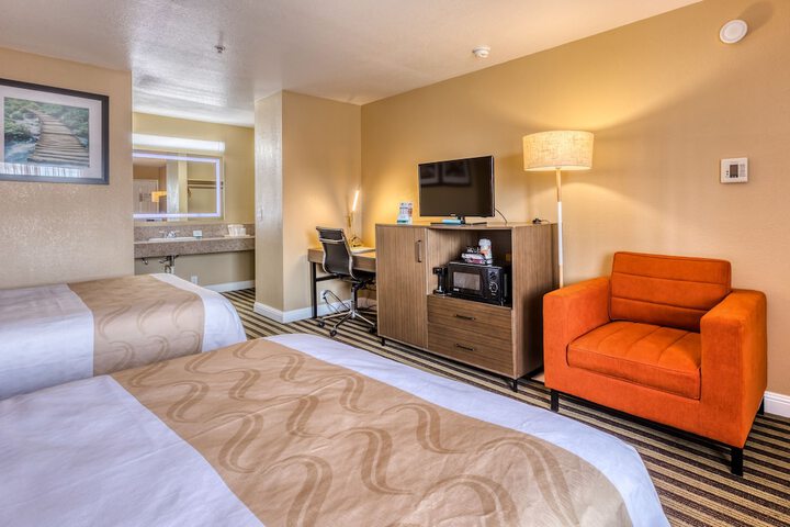 Room 12 of 38
