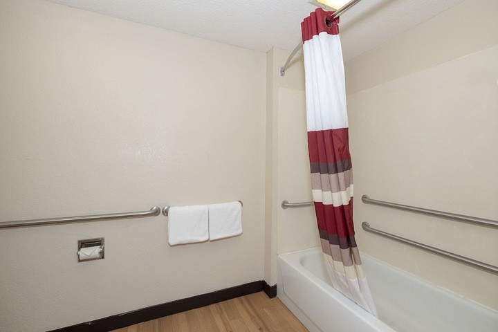 Room 18 of 25