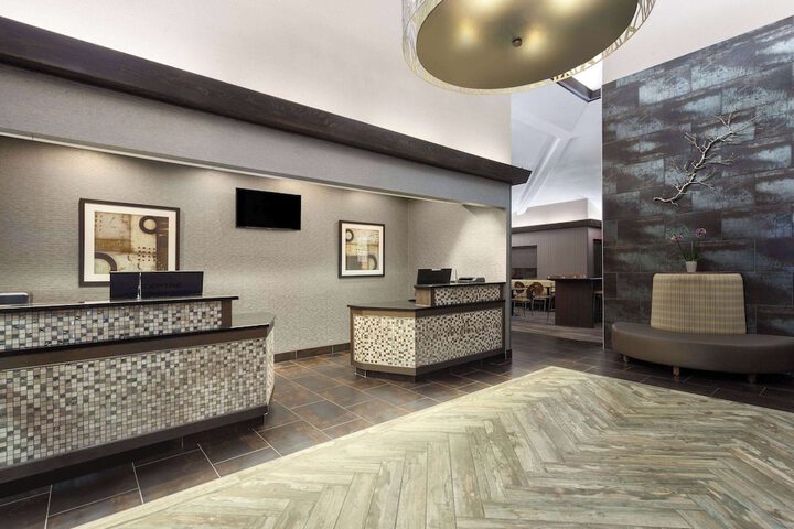 Super 8 by Wyndham Copley Akron