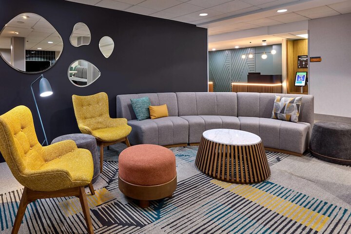 La Quinta Inn & Suites by Wyndham Thousand Oaks-Newbury Park