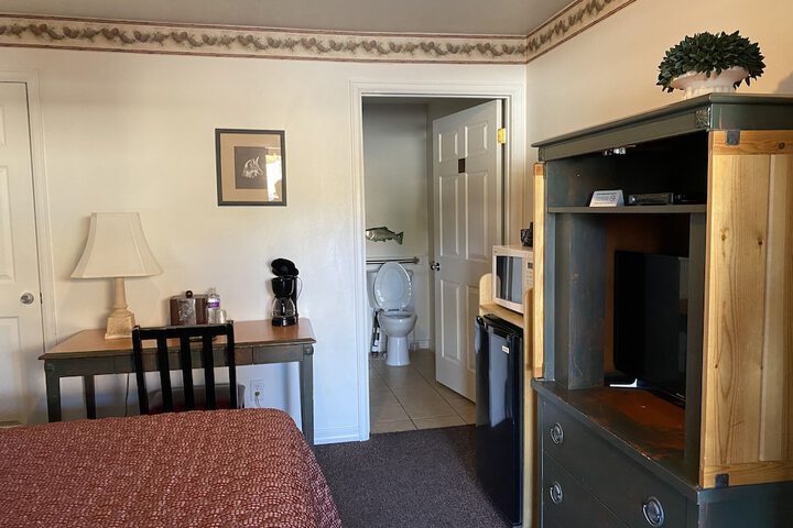 Rustic Inn Motel
