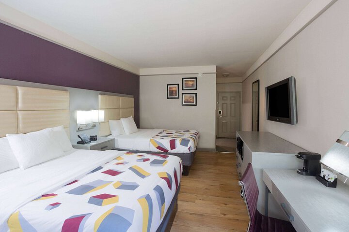 Room 20 of 29