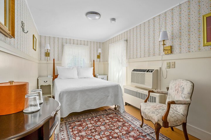 Room 6 of 50