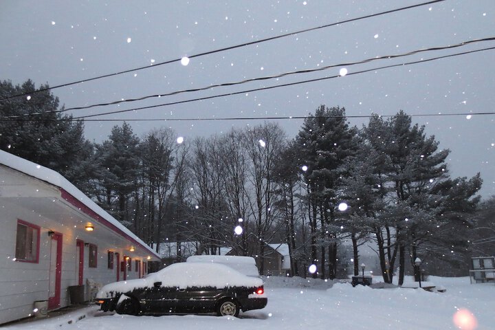Four Seasons Motel