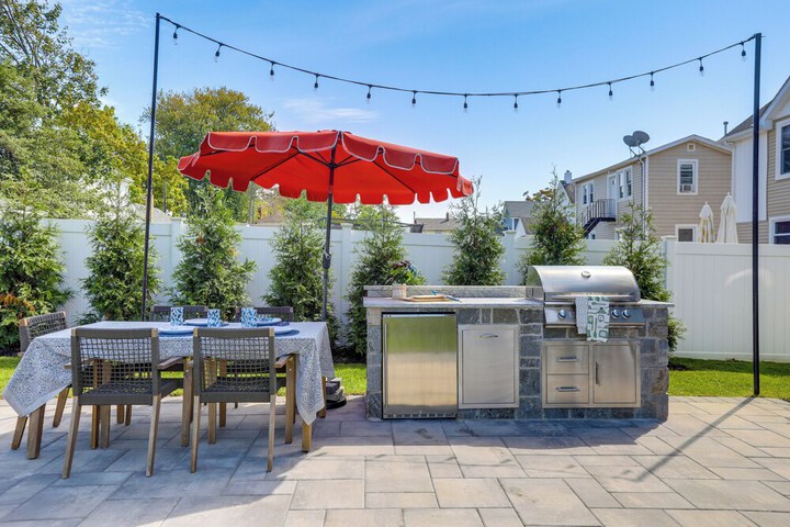 Sleek Long Branch Vacation Rental w / Pool + Patio!