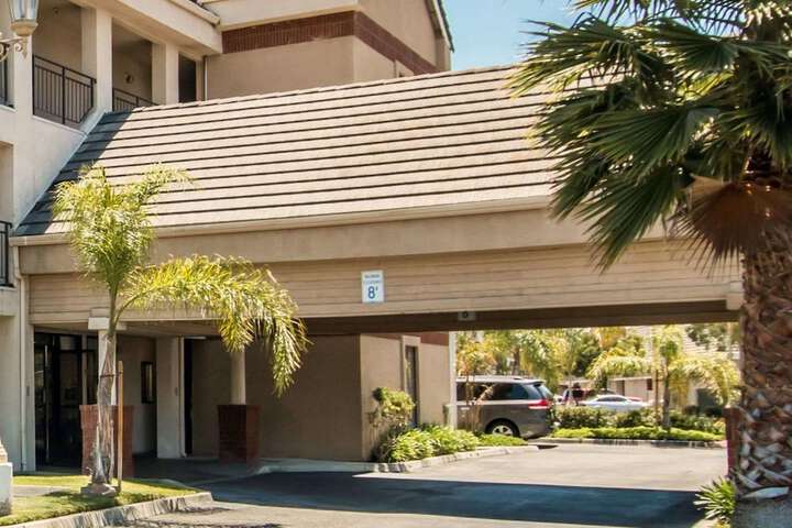 Hotel 2 of 49