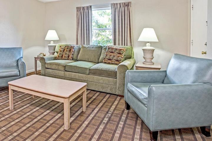 Super 8 by Wyndham Kissimmee