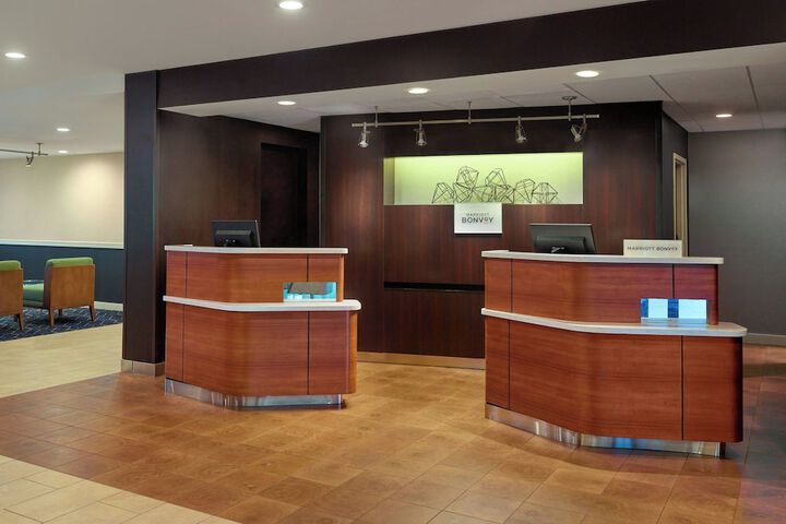 Courtyard by Marriott Atlanta Airport South / Sullivan Road