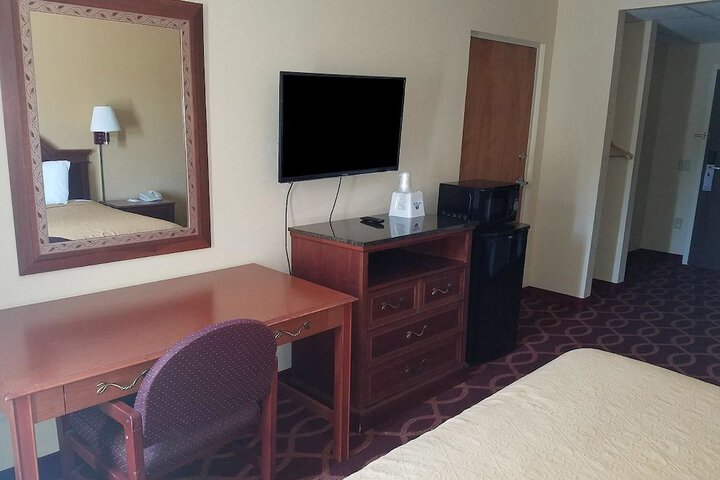 Room 10 of 17